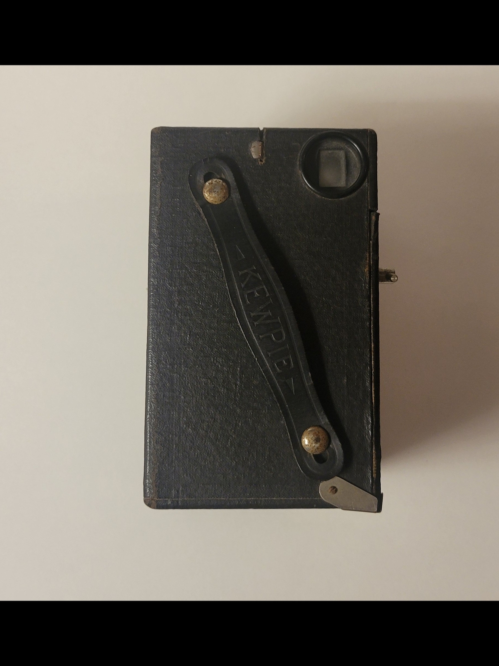 Antique Kewpie Box Camera - 1915-1922 Black Leatherette Film Camera - Picture 5 of 8